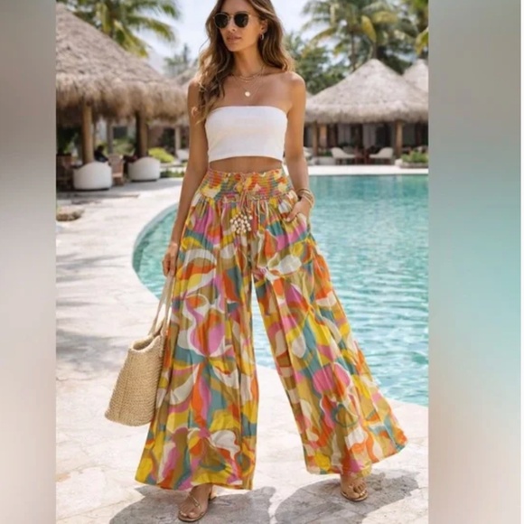 True Destinations Pants - TRUE Destinations resort wear tropical print flare pants Medium M